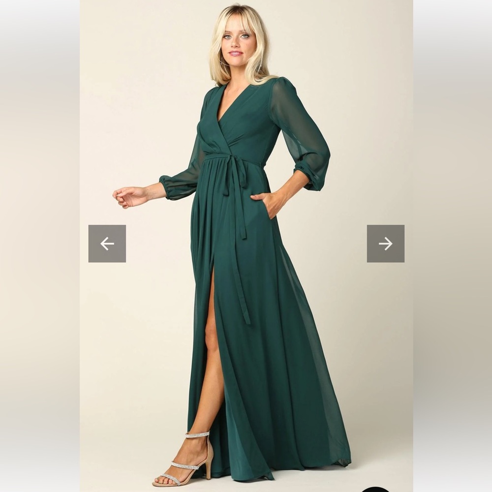 Long Sleeve Mother of the Bride Chiffon dress. 
Hunter Green XL NWT